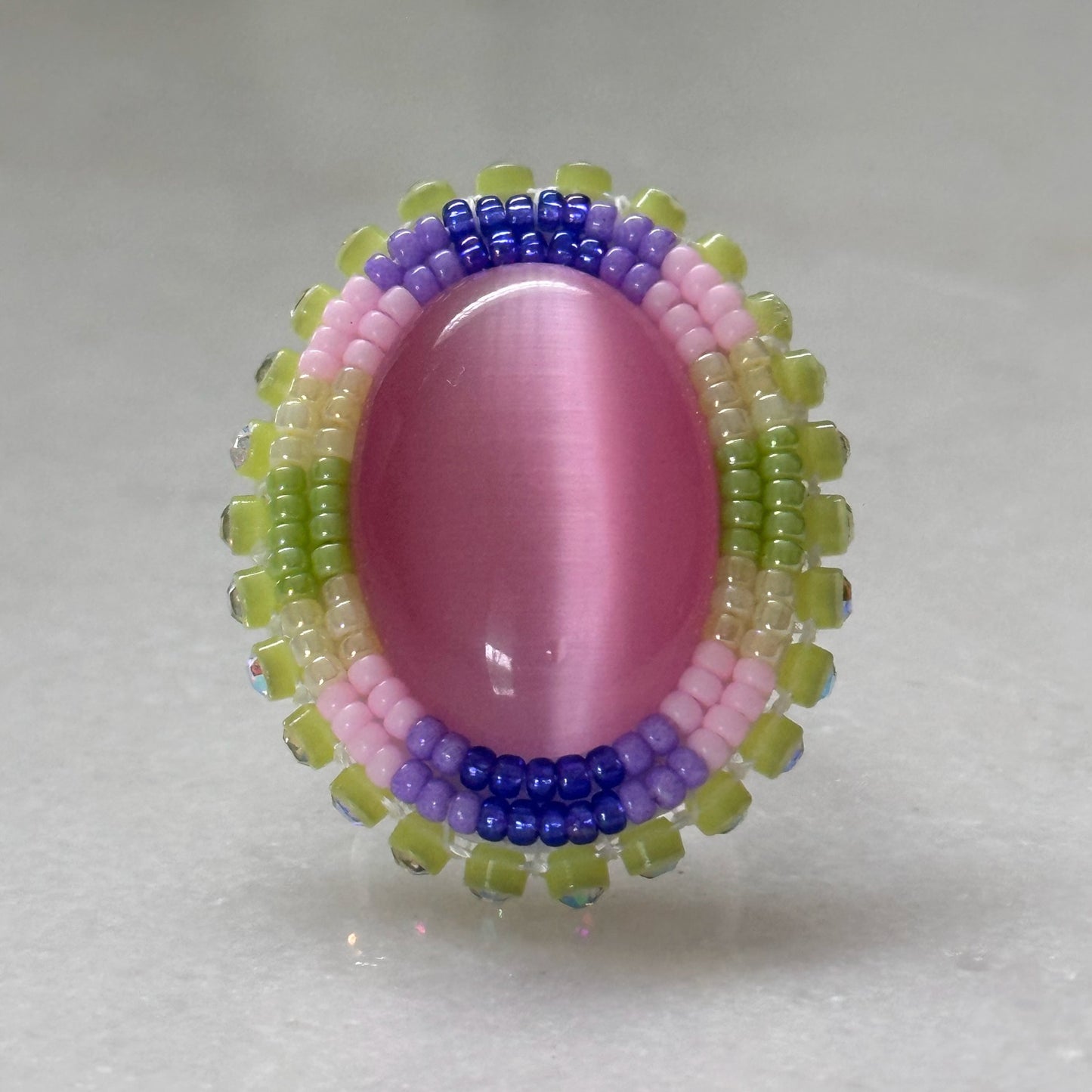 Cate ome (Pink) Cat's Eye Beadwork Ring